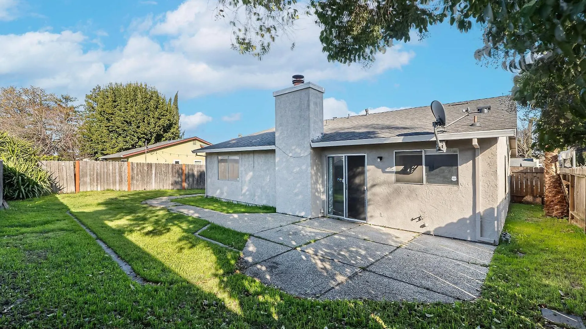 아파트 Peaceful And Quiet 4 Bedroom House With Garage 새크라멘토 미국