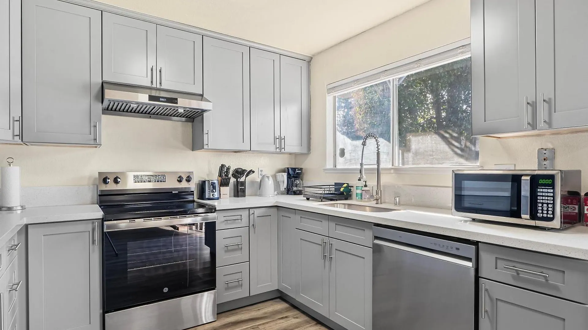 Peaceful And Quiet 4 Bedroom House With Garage 새크라멘토 0*,